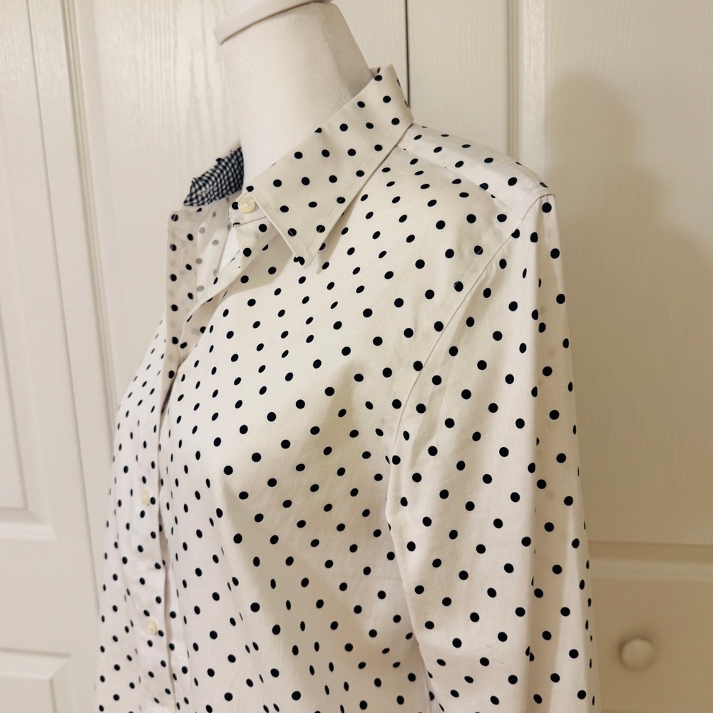 CHAPS NO IRON Blue Polka Dot Long Sleeve Button Blouse Sz Medium - Picture 3 of 8